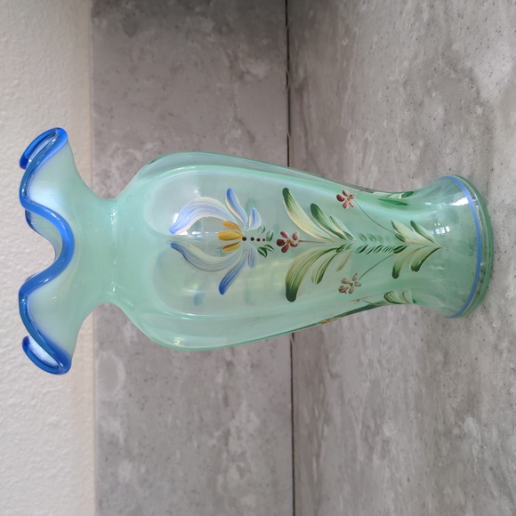 EUC Vintage Fenton Signed and Hand-painted Willow Green Vase